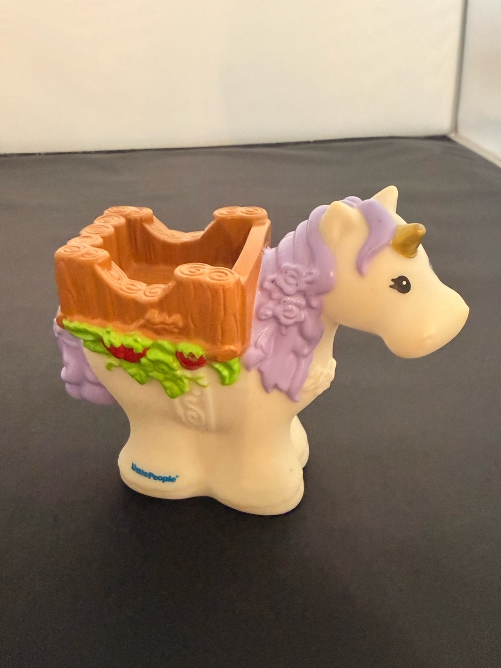 Fisher Price Little People UNICORN Horse Fairy Treehouse Royal Kingdom Carriage